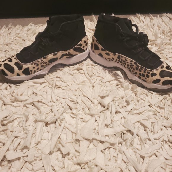 Womens Air Jordan 11 Retro - Picture 7 of 7